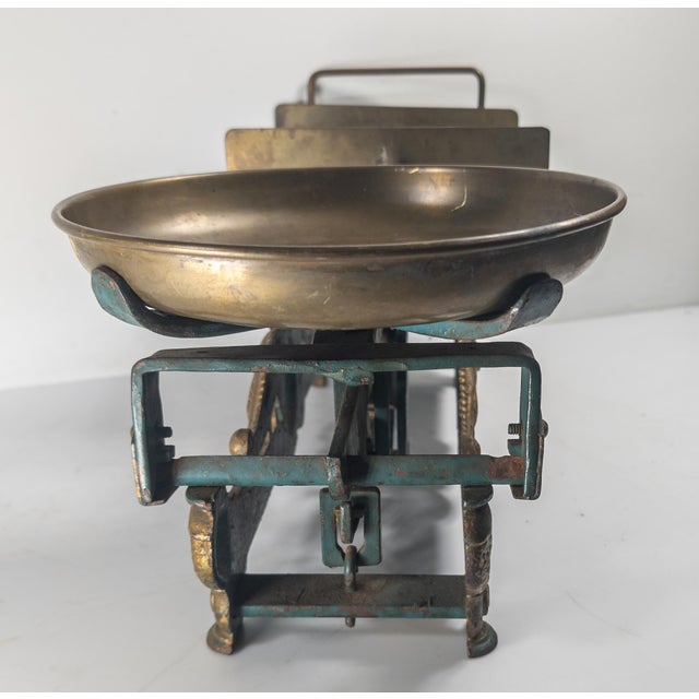 Early 20th Century Turquoise Teal and Gold Cast Iron Grocery Scale Balance For Sale In New York - Image 6 of 18