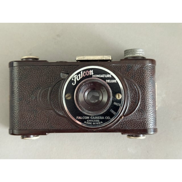 Vintage Falcon 1947 Brown Bakelite Miniature Camera Chicago For Sale - Image 4 of 9