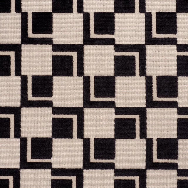 Contemporary Schumacher Edison Velvet Fabric In Noir For Sale - Image 3 of 5