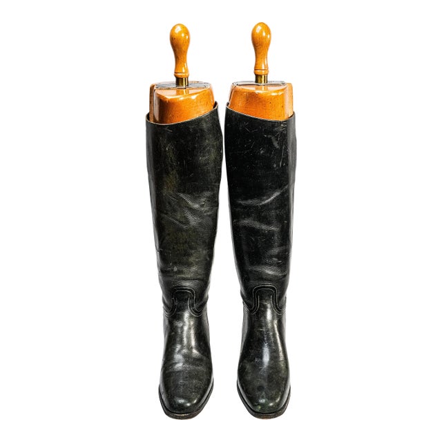 Fantastic Horse Riding English Antique Black Leather Boots Peal & Co. Wood Trees Home Decor Prop Country Equestrian For Sale