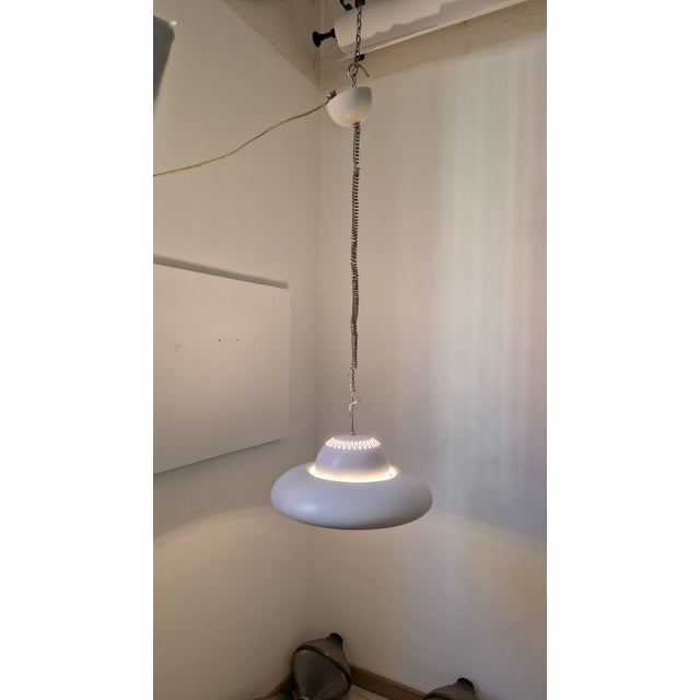 Mid-Century Modern Fior di Loto Pendant Lamps in White Lacquered Metal by Afra & Tobia Scarpa for Flos, 1960s, Set of 2 For Sale - Image 3 of 18