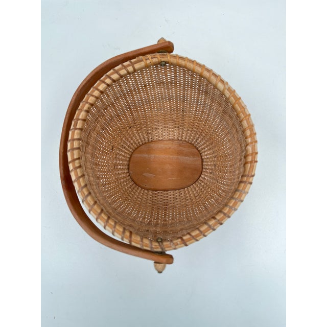 Mid 20th Century Vintage Mid Size Nantucket Wicker Woven Basket For Sale - Image 9 of 11