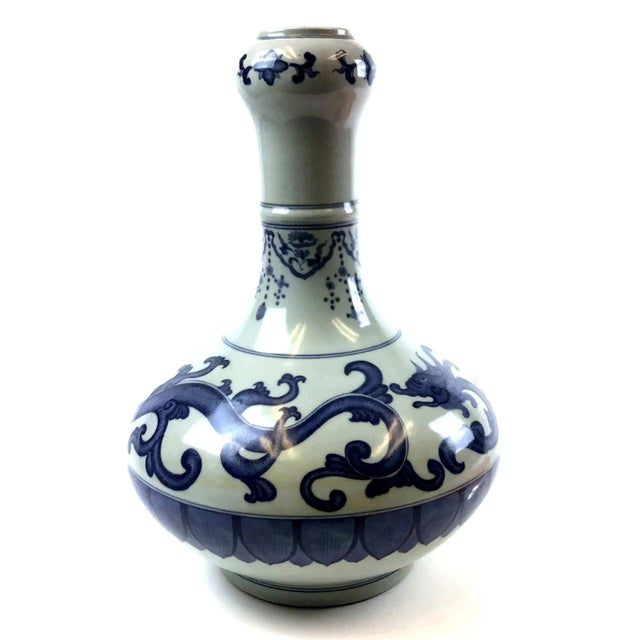 1910s Antique Chinese Daoguang Marked Vases a - a Pair For Sale - Image 5 of 11