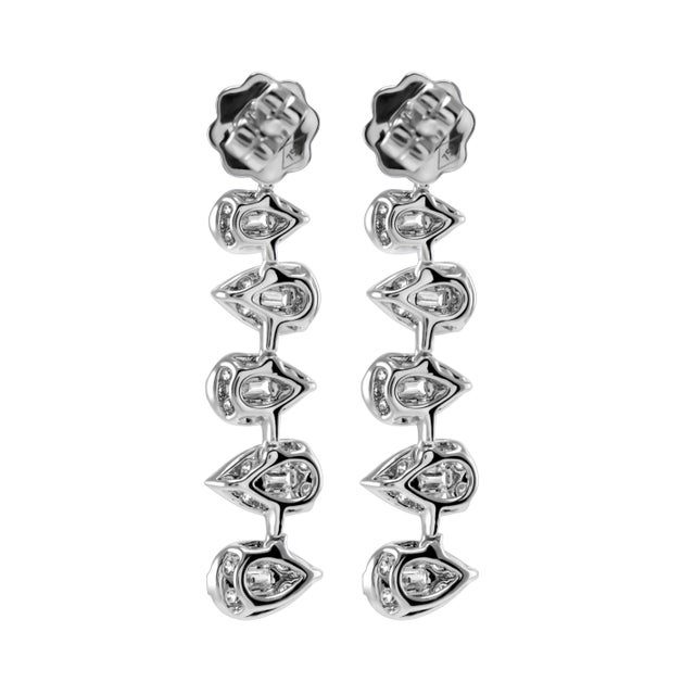 Contemporary 1.64ct Diamond Illusion Set Earrings 18k White Gold For Sale - Image 3 of 3
