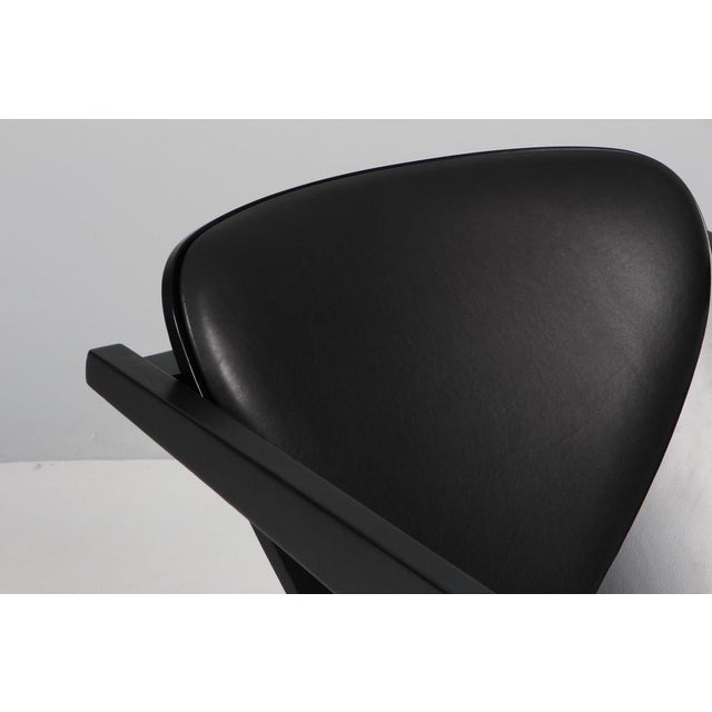 Vintage Butterfly Lounge Chair in Black Beech and Full Grain Leather by Hans J. Wegner for Getama, 2000s For Sale - Image 4 of 7