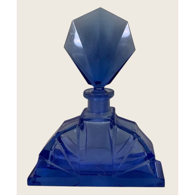 Art Deco Czech Cobalt Blue Fan Perfume Bottle With Faceted Cut Stopper C 1920 For Sale - Image 4 of 6