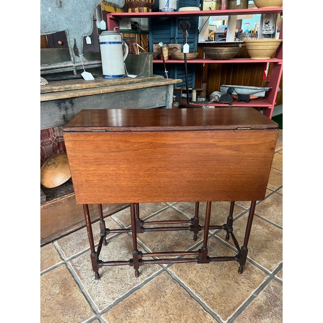 Early 19th Century English Mahogany Petite Spider Gate Leg Table For Sale In New York - Image 6 of 9