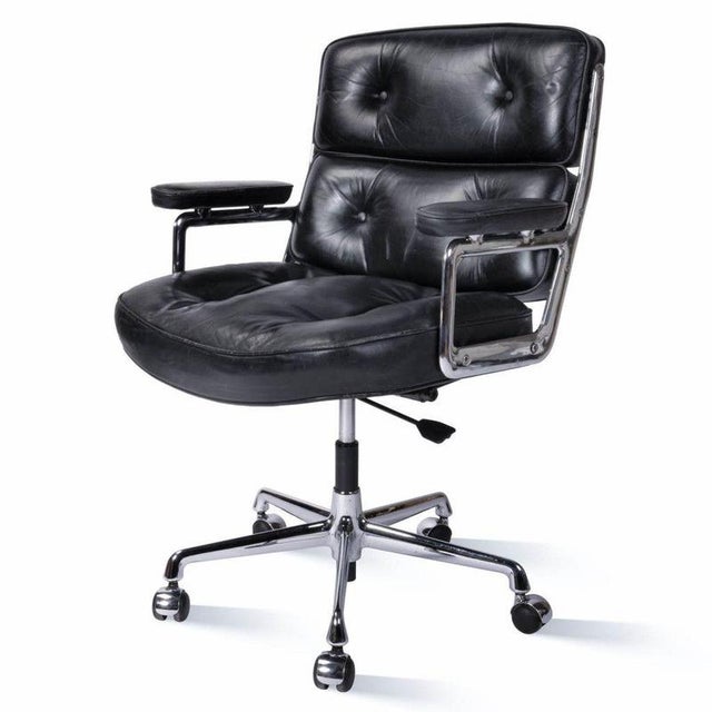 The famous ES 104 office chair, otherwise known as the Time-Life Lobby Chair, was designed in 1961 for the American...