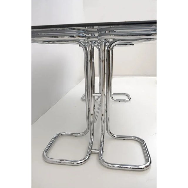 1970s Mid-Century Modern Dining Table in Smoked Glass by Giotto Stoppino, Italy, 1970s For Sale - Image 5 of 8