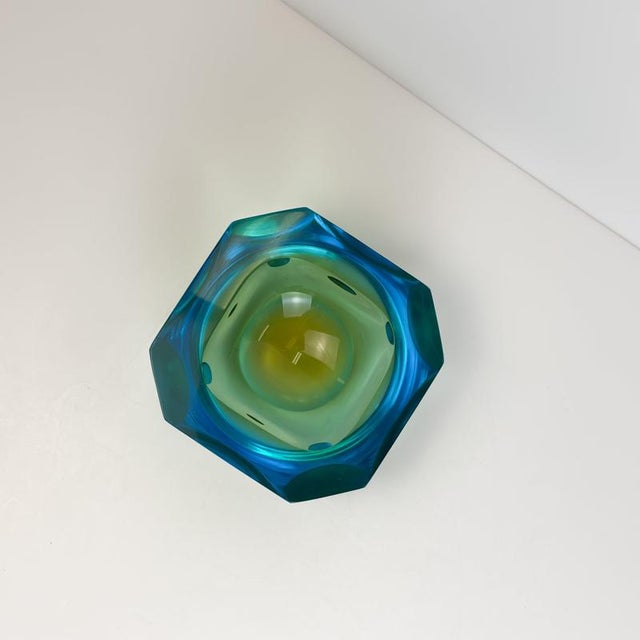 1960s Octagonal Chartreuse Sommerso Murano Glass Bowl, 1960s For Sale - Image 5 of 11