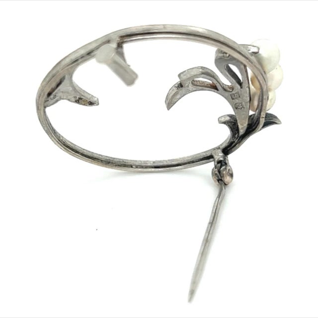 1990s 1990s Mikimoto Estate Akoya Pearl Brooch Pin Sterling Silver For Sale - Image 5 of 11