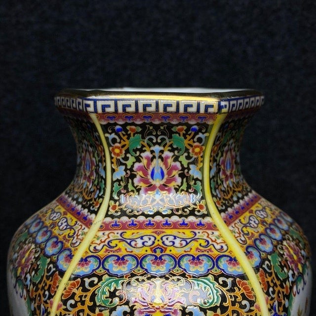1990s Vintage Chinese Famille Rose Porcelain Vase With Bird and Floral Medallion Motifs For Sale - Image 5 of 9