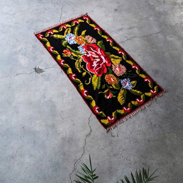 Mid-Century Modern Vintage Moldovian Rug in Wool, 1960s For Sale - Image 3 of 5