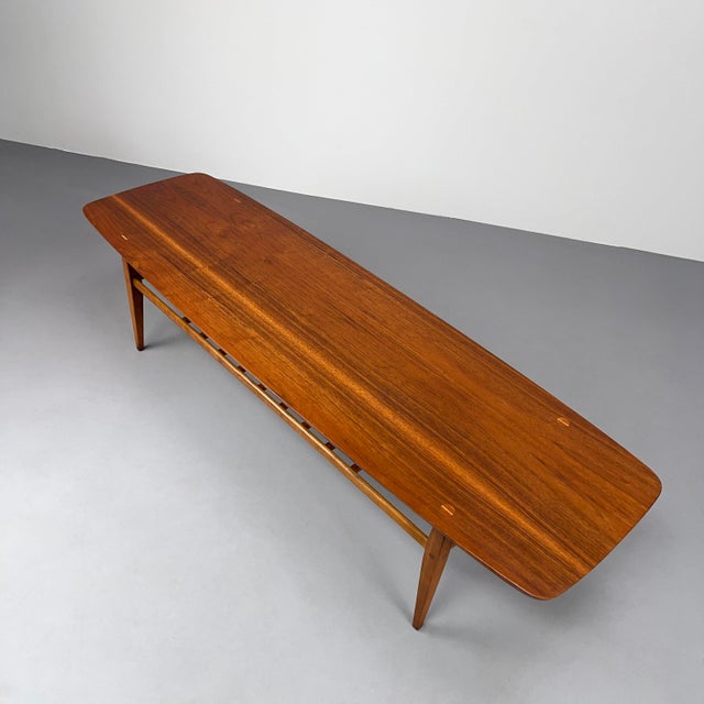 Low Coffee Table in Surfboard Shape by Lane, USA, 1960s For Sale - Image 4 of 9