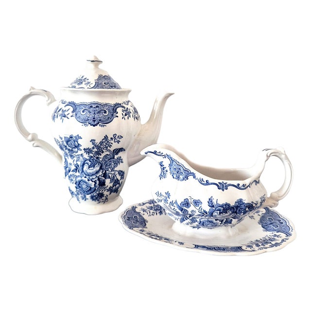 Vintage English Windsor Blue & White Ceramic Teapot & Gravy Boat Set from Ridgway, 1960s, Set of 2 For Sale