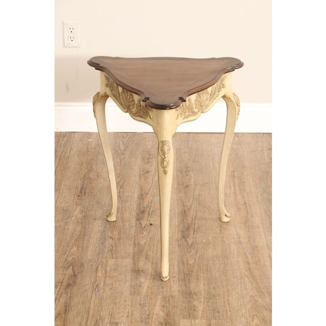 French Provincial French Louis XV Style Carved and Painted Triangular Side Table For Sale - Image 3 of 12