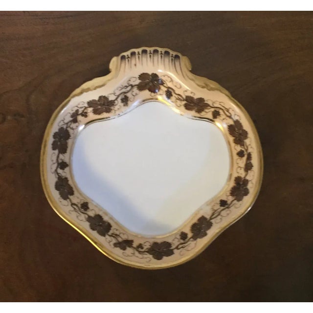 1825 Porcelain Shell Shaped Serving Dishes in the Vintage Pattern by Pochet-Deroche - A Pair For Sale - Image 4 of 13