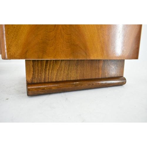 1940s Bedside Tables attributed to Jindřich Halabala, Czechoslovakia, 1940s, Set of 2 For Sale - Image 5 of 18