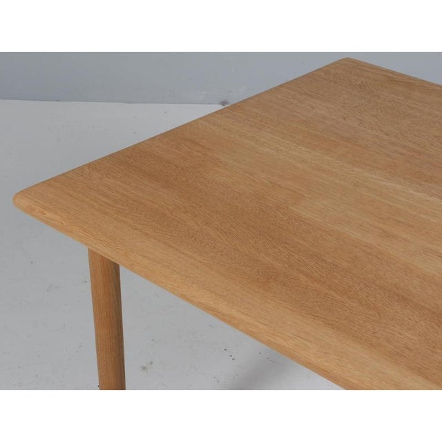 Model GE15 Coffee Table in Oak attributed to Hans J. Wegner for Getama, 2000s For Sale - Image 4 of 6