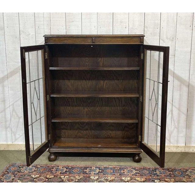 English Display Case in Oak For Sale - Image 4 of 16