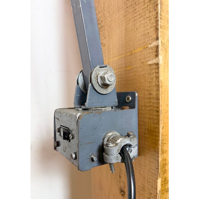 1960s Industrial Grey Adjustable Wall Lamp from Memlite, 1960s For Sale - Image 5 of 18
