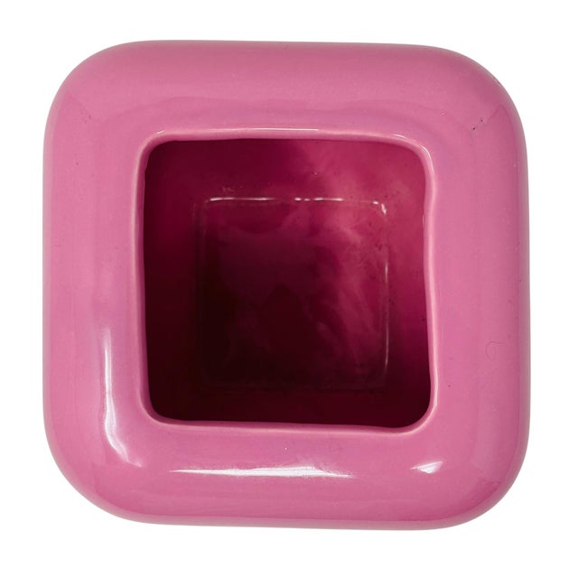Ceramic Vintage Haeger Pottery Pink Square Planter 4347 | Art Deco Postmodern Style | Glossy Fuchsia Ceramic Vase | 1980s Home Decor For Sale - Image 7 of 9