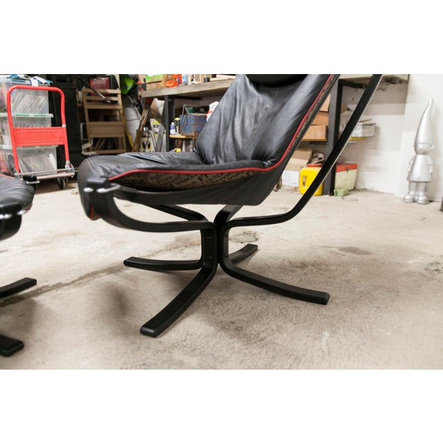 Set of P97 Viking Lounge Chair and Ottoman by Sigurd Ressell for Poltrona Frau, 1960s For Sale - Image 15 of 18