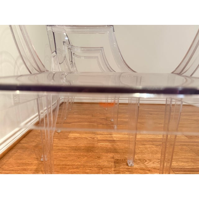 Contemporary Set of 3 Authentic Philippe Starck “Victoria Ghost” Armchairs for Kartell – Clear For Sale - Image 3 of 10