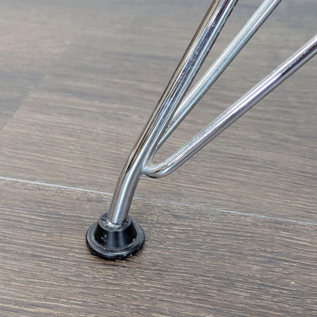 Eames Eolo Modern White Dining Set With Oval Table and 4 Eiffel Chairs For Sale - Image 9 of 10