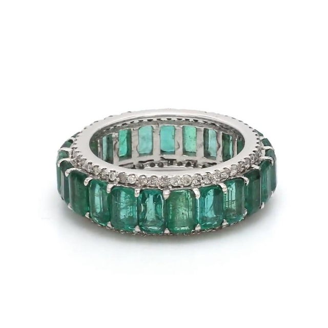 Natural 5.50 cts emerald & 0.75 cts diamond ring in 14k gold For Sale - Image 14 of 18