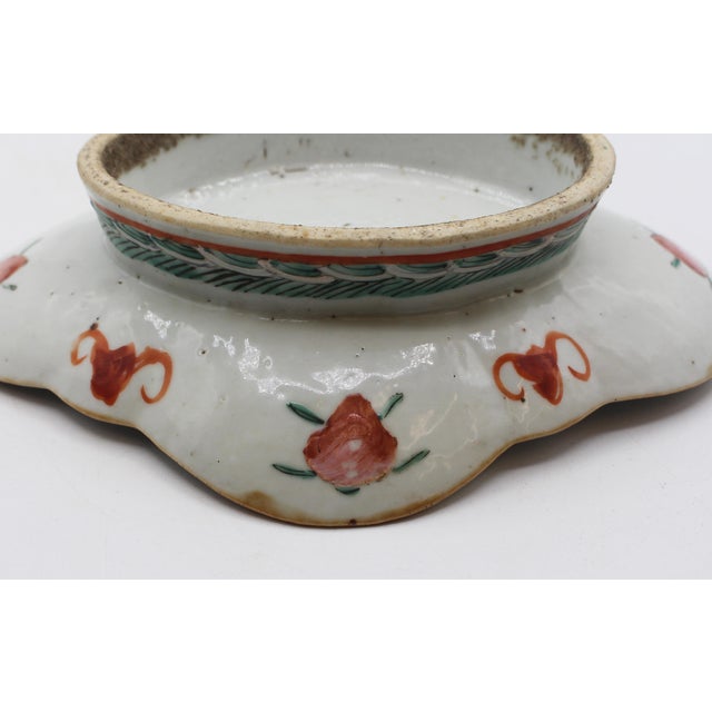 Late 19th Century Late Qing Dynasty Chinese Famille Rose Porcelain Serving Dish For Sale - Image 9 of 9
