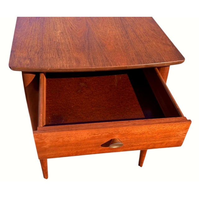 Brown Vintage Mersman Model 8066 Mid-Century Modern End Tables With Drawers – Pair For Sale - Image 8 of 8