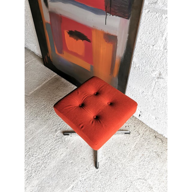 Industrial Mid-Century Modern Swivel Velvet and Chrome Club Stool, 1960s For Sale - Image 3 of 7