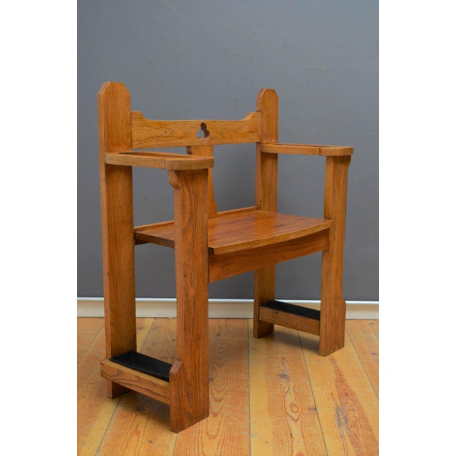 Arts and Crafts English Oak Hall Bench, 1900 For Sale - Image 6 of 12