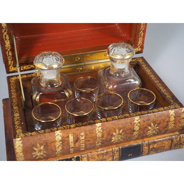 French Leather Faux Book Stack Cave a Liqueur, Circa 1900 For Sale In Dallas - Image 6 of 18