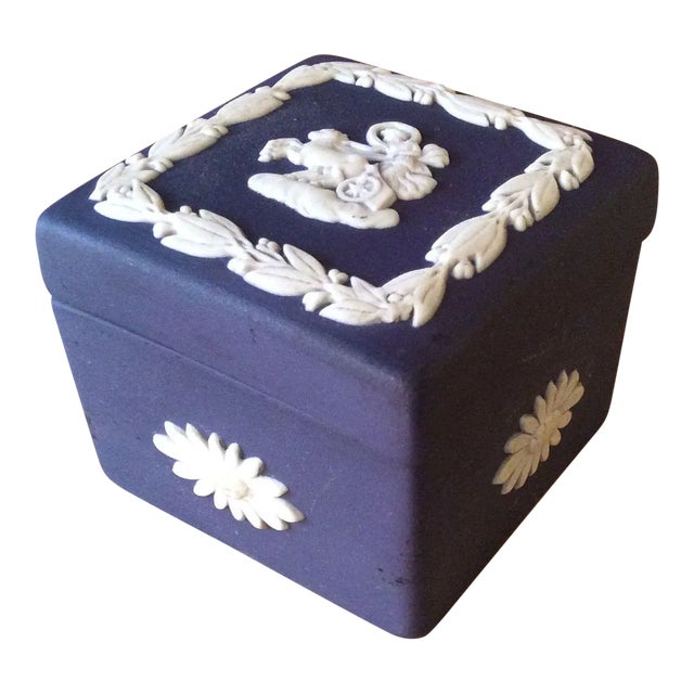 1920s Wedgwood Miniature Trinket or Dresser Box, Jasperware in Cobalt Blue For Sale