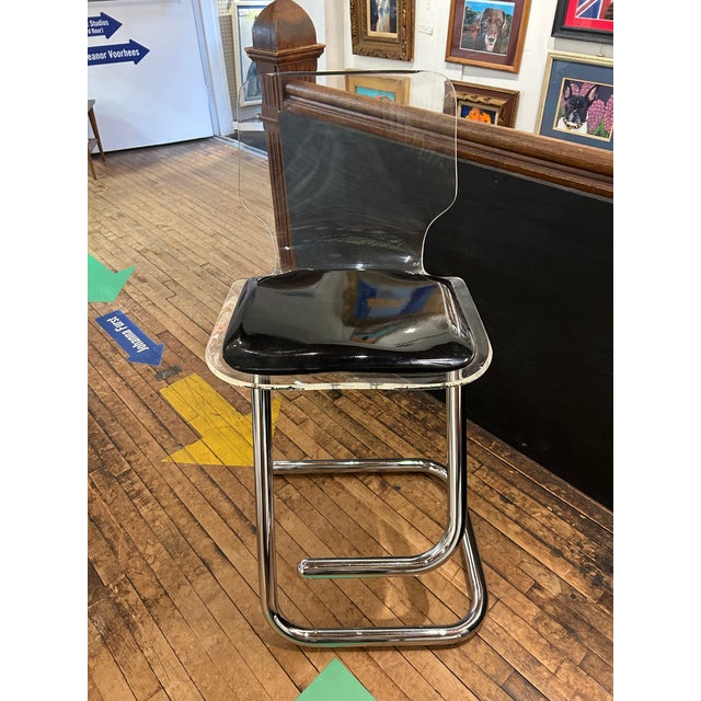 1970s Lucite and Black Patent Leather Designer Luigi Bardini Bar Stools -a Pair For Sale - Image 5 of 15