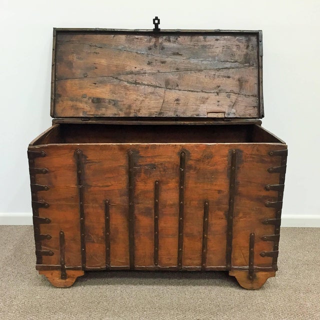 Rare 17th Century Oak Coffer / Trunk For Sale - Image 4 of 5