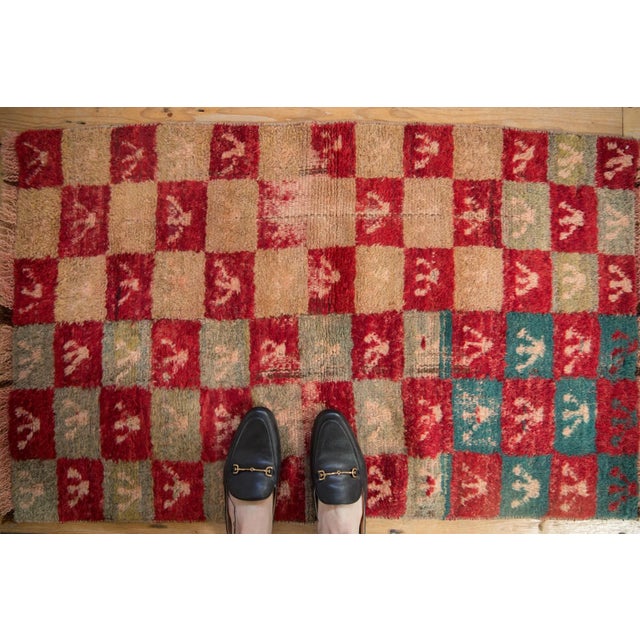 :: Checkered panels, each bearing interior trefoil germinating plants and abrashes across to the ground. Colors and shades...