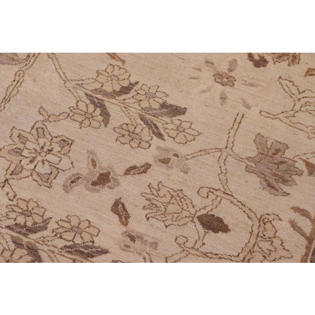 1990s Classic Ziegler Ivory Tan Hand-Knotted Wool Rug - 10'2'' X 13'11'' For Sale In New York - Image 6 of 8