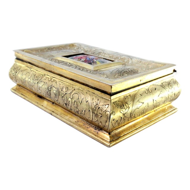 Jewelry Box in Gold-Plated Silver with Engraved Plant Motifs For Sale