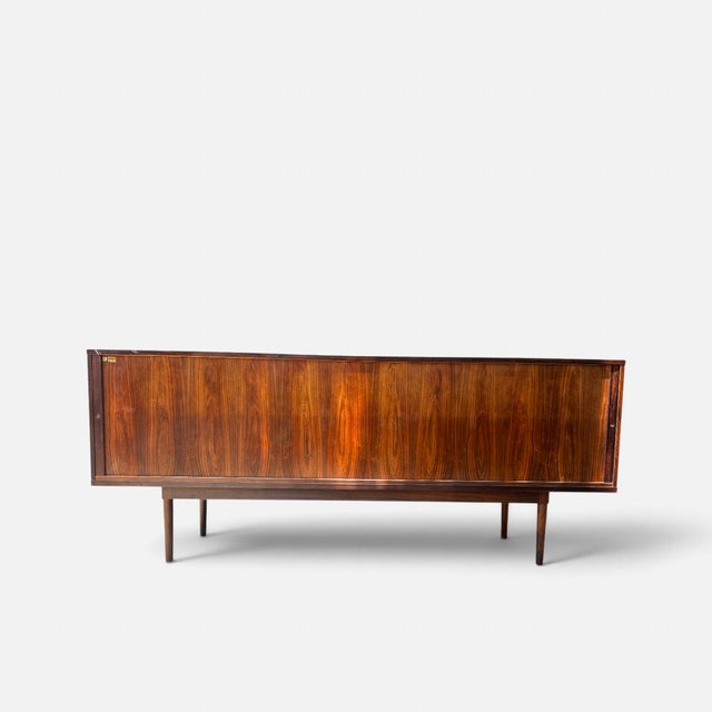 1960s Brazilian Rosewood Credenza and Hutch by Peter Lovig For Sale In Dallas - Image 6 of 10