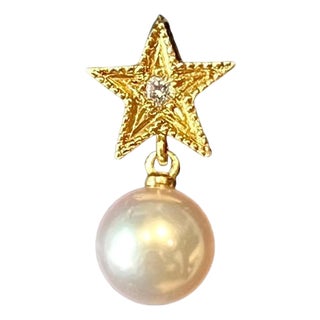 1990s Mikimoto Estate Akoya Pearl Diamond Tie Pin 18k Y Gold 0.05 Carat For Sale
