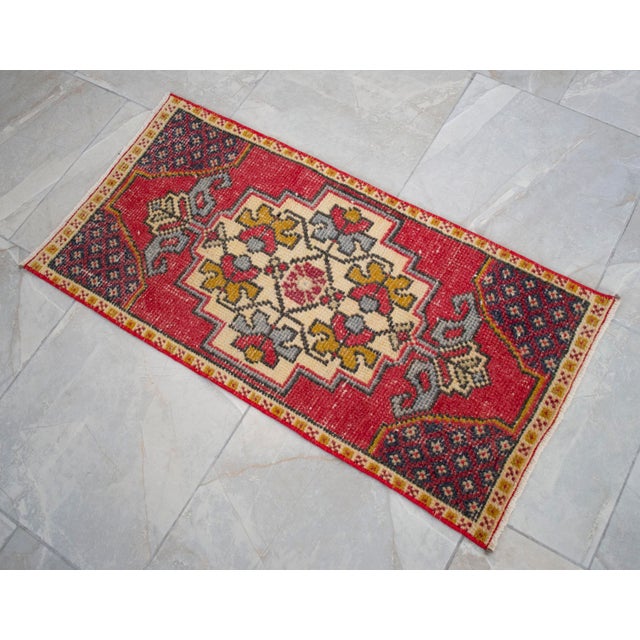 1970s Hand Knotted Low Pile Turkish Petite Rug Entry Decor, Bath Mat - 19'' X 38'' For Sale - Image 14 of 14