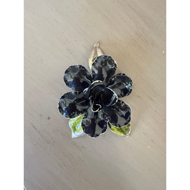 1960s Vintage 1960’s Metal and Enamel Flower Brooch For Sale - Image 5 of 6