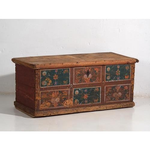 Antique Storage Trunk with Floral Decoration, 1895 For Sale - Image 11 of 11