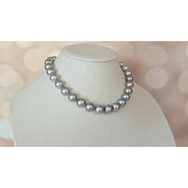 Tahitian Black Pearl Necklace, South Sea Pearls, 14k White Gold Clasp, 17" For Sale - Image 11 of 14
