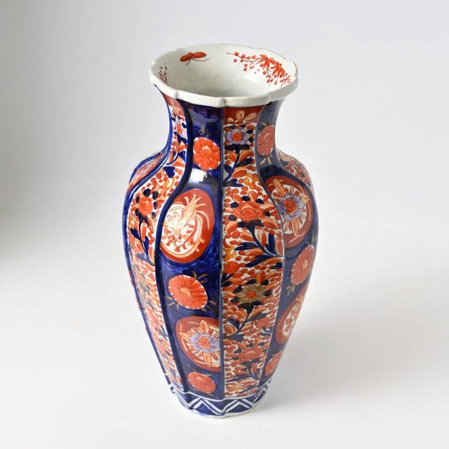 Large Japanese Imari Porcelain Vase, 1900s For Sale - Image 4 of 10