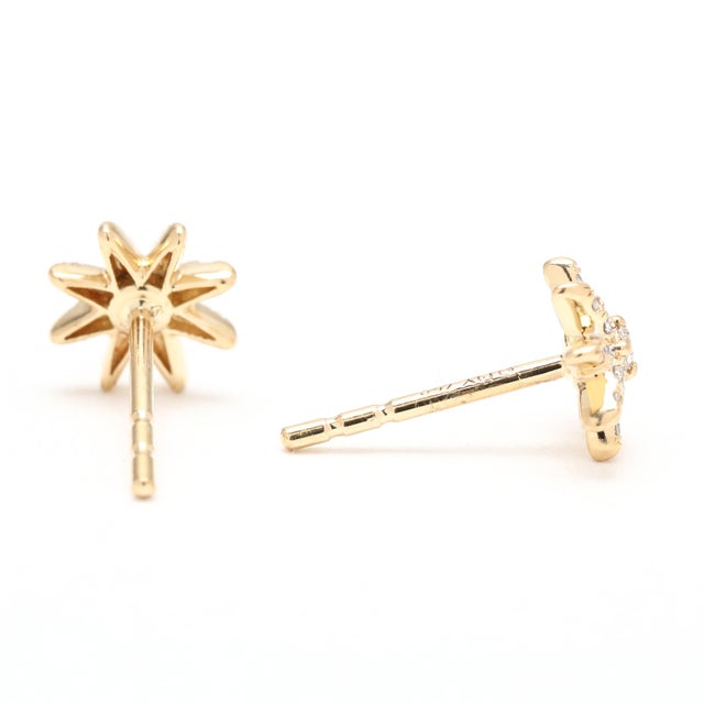 Stones: diamond round brilliant cut .13ctw GH color/ VS2-SI1 clarity Length: 7.5 mm Weight: 1 dwts / 1.6 grams SKU: E2180...