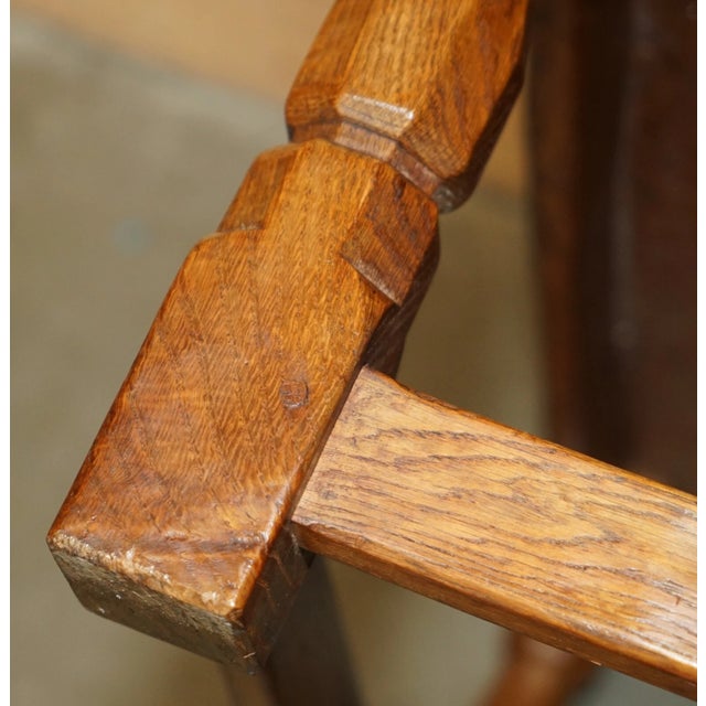 Important 1930s Antique Burr Oak Robert Mouseman Thompson Curved Stool Bench For Sale - Image 10 of 18